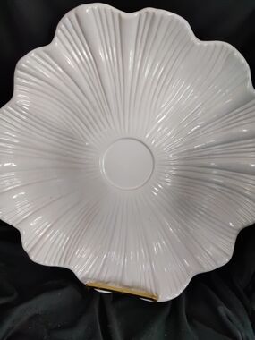Elegant White Floral Ceramic Serving Bowl - Decorative Dining Piece